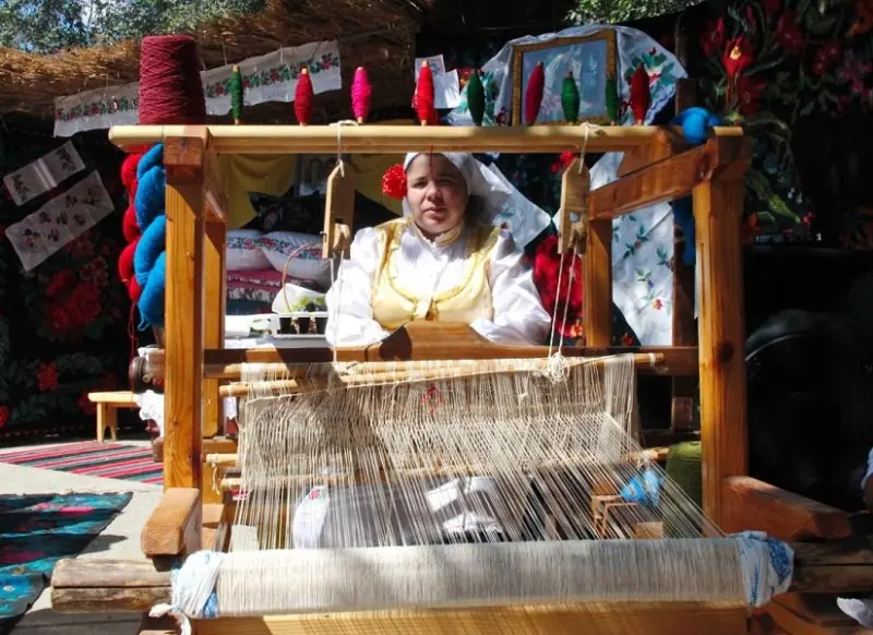 Gagauz weaver